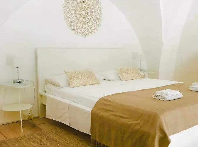 乐菲印度旅馆 Giuggianello